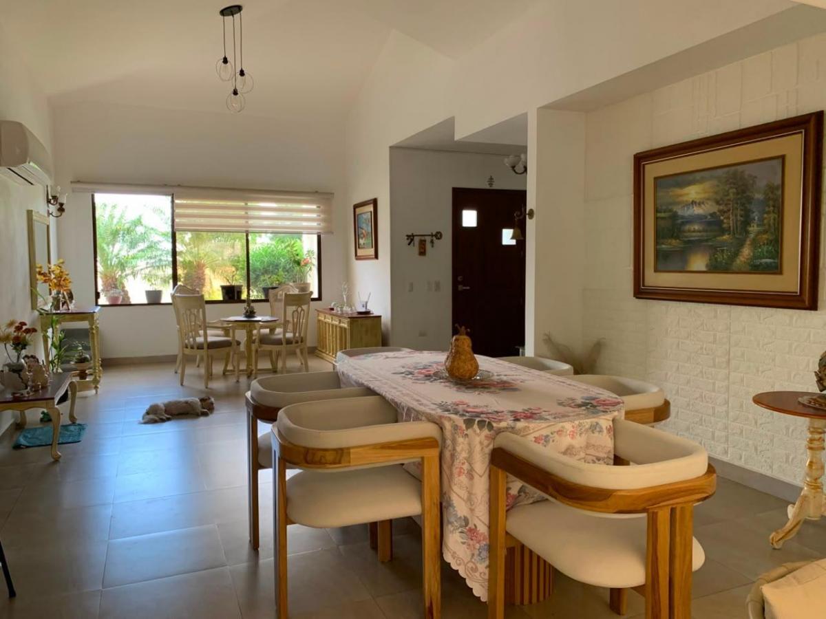 Se Vende Casa con Piscina en Montecristi Golf Club, Manabí — imagen 7