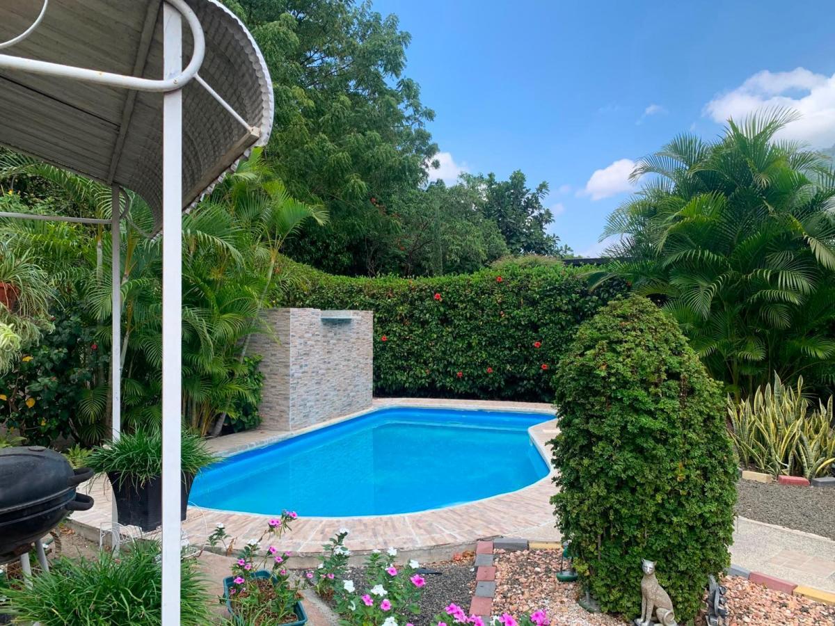 Se Vende Casa con Piscina en Montecristi Golf Club, Manabí — imagen 6