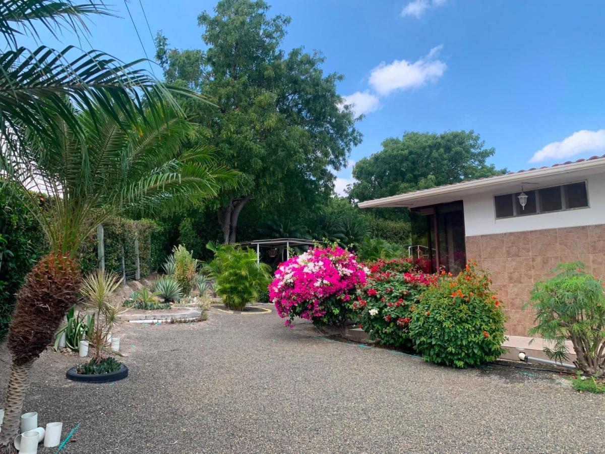 Se Vende Casa con Piscina en Montecristi Golf Club, Manabí — imagen 4