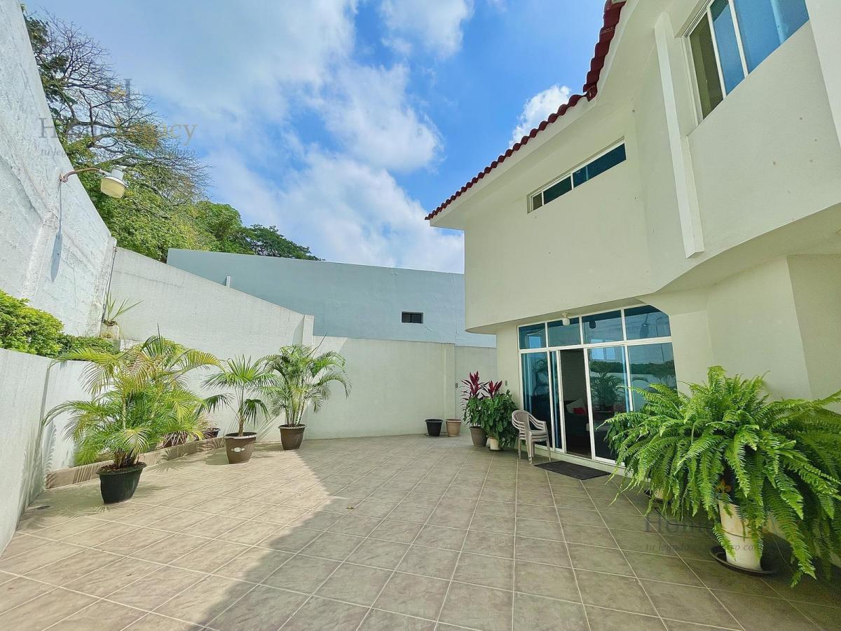 Casa en Venta, 389 m², 4 Habitaciones, Estudio, Doble Sala, Garaje Cerrado Ae, Guayas — imagen 10