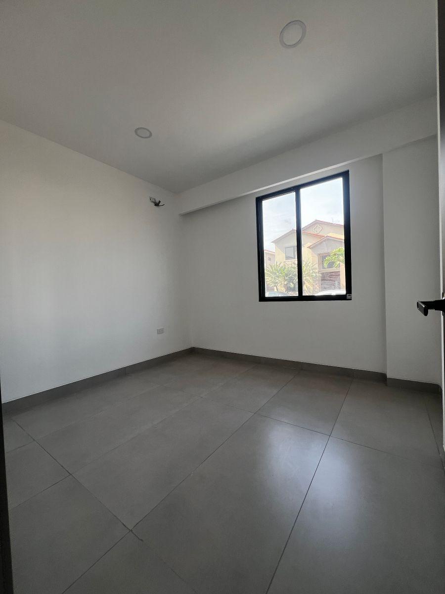 En Venta Hermosa Casa de Estreno en Ciudad Celeste - 4 Dorm., Km 9.5 Samborondon, 219 m², Guayas — imagen 9