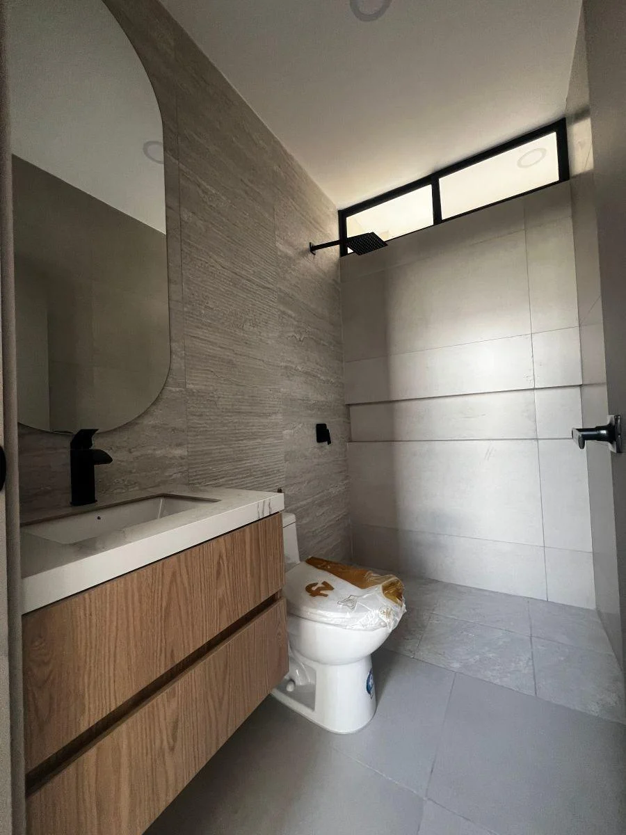 En Venta Hermosa Casa de Estreno en Ciudad Celeste - 4 Dorm., Km 9.5 Samborondon, 219 m², Guayas — imagen 8