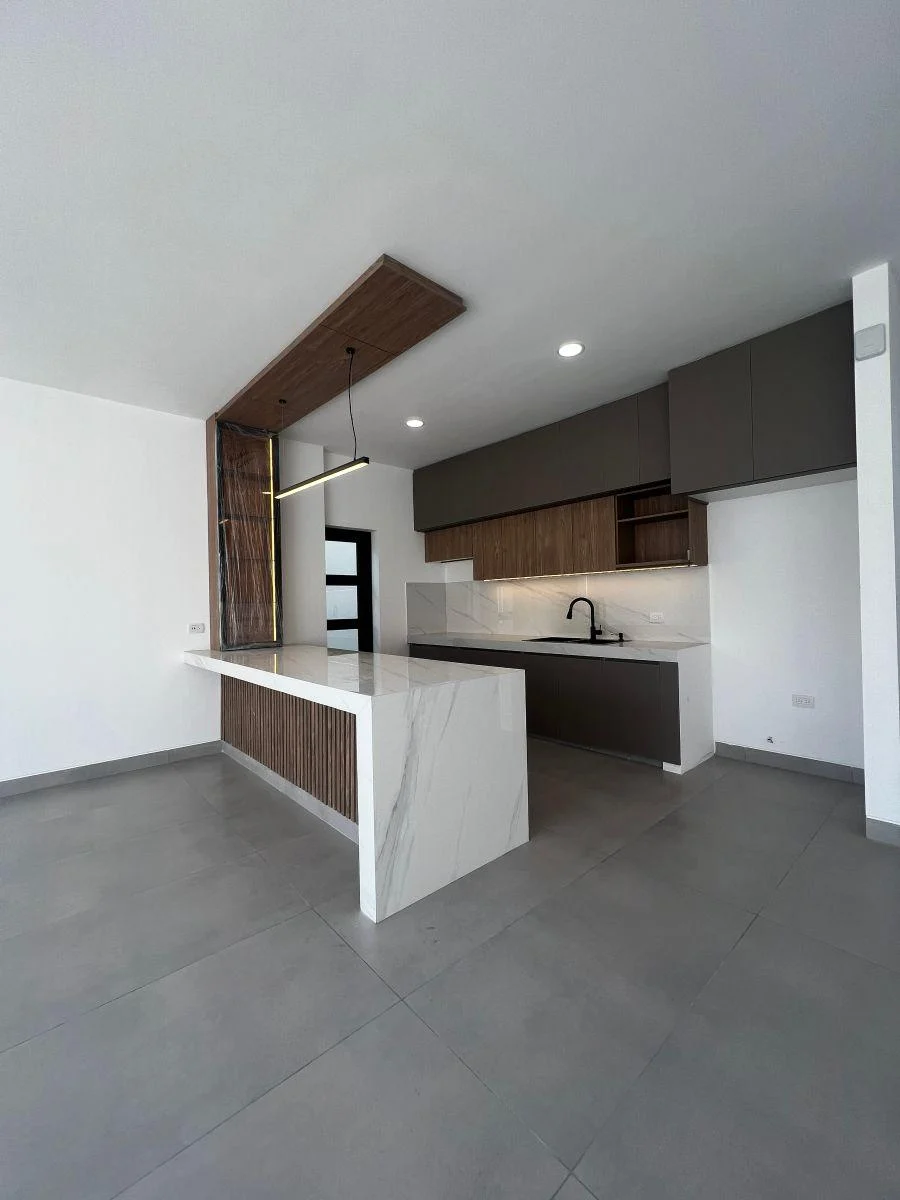En Venta Hermosa Casa de Estreno en Ciudad Celeste - 4 Dorm., Km 9.5 Samborondon, 219 m², Guayas — imagen 4