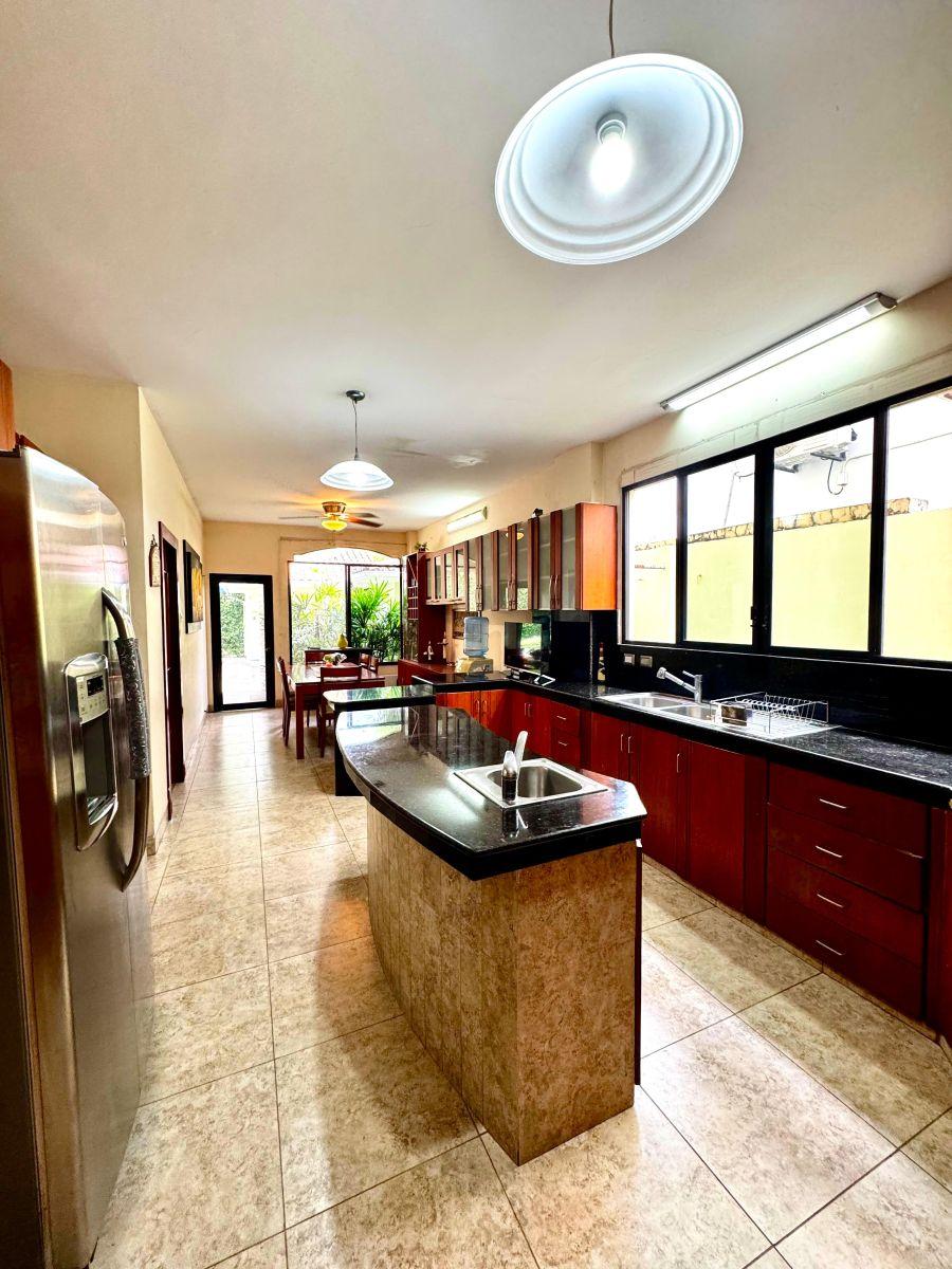 Casa Amplia con Piscina en Lago Sol Km 7 Samborondon!4, Guayas — imagen 5