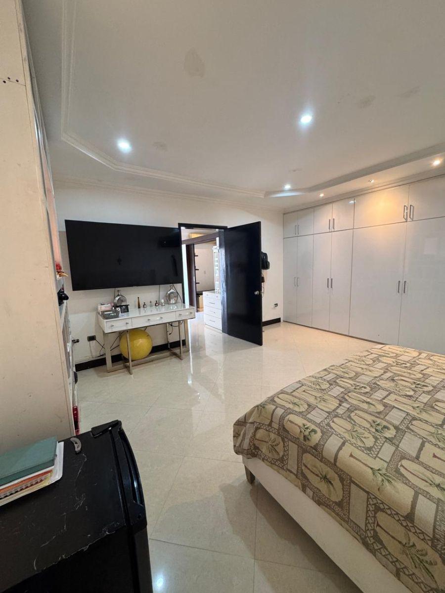 Casa de 658 m² con 4 Dorm. y Suite en Samborondon, Guayas — imagen 8