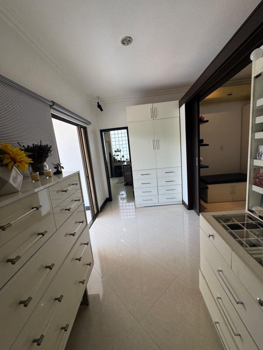 Casa de 658 m² con 4 Dorm. y Suite en Samborondon, Guayas — imagen 7
