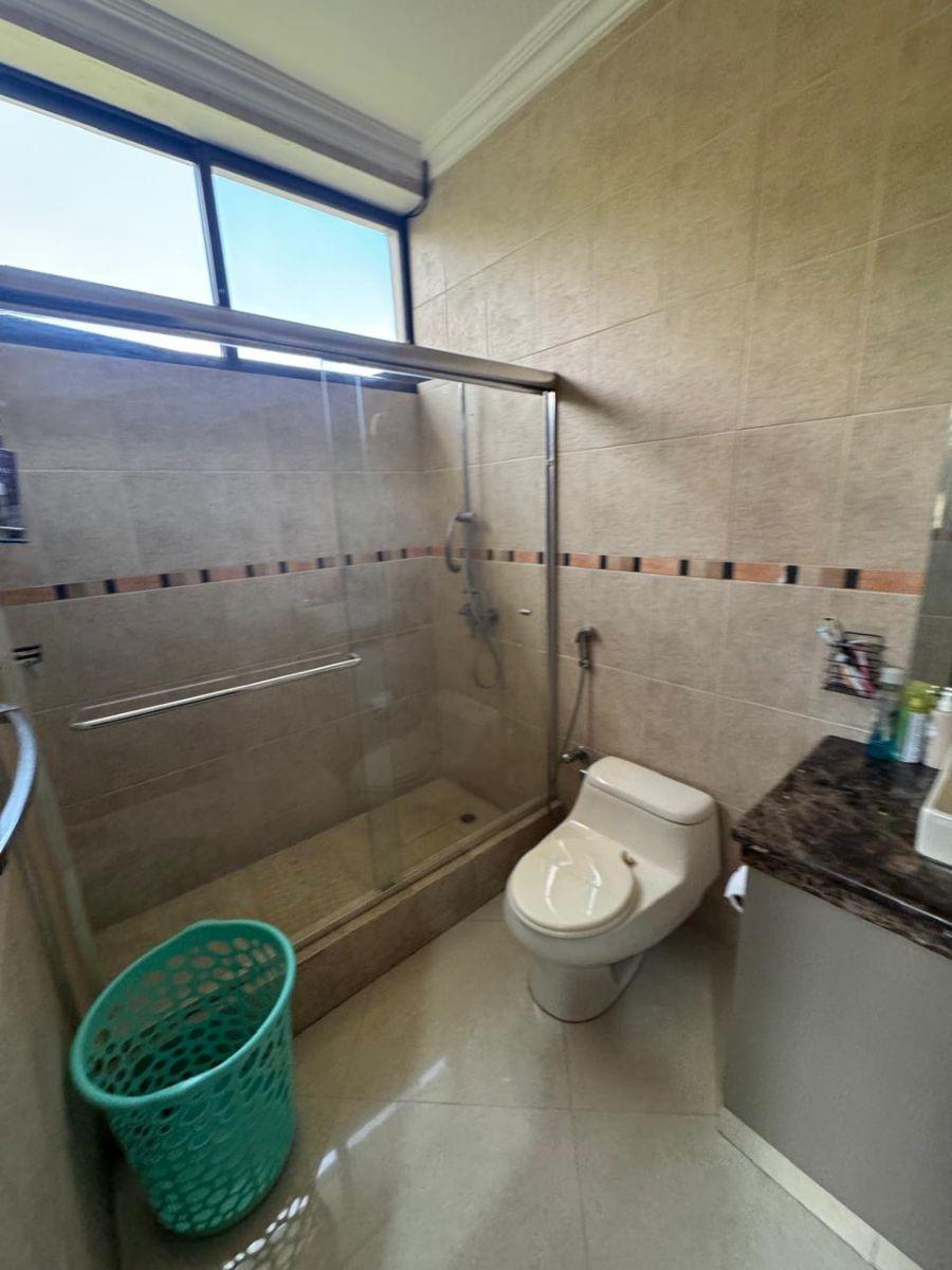 Casa de 658 m² con 4 Dorm. y Suite en Samborondon, Guayas — imagen 3