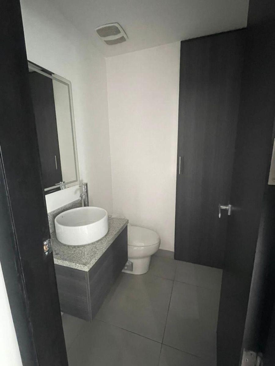 Vendo Departamento Amoblado Edificio Quo, Guayas — imagen 7