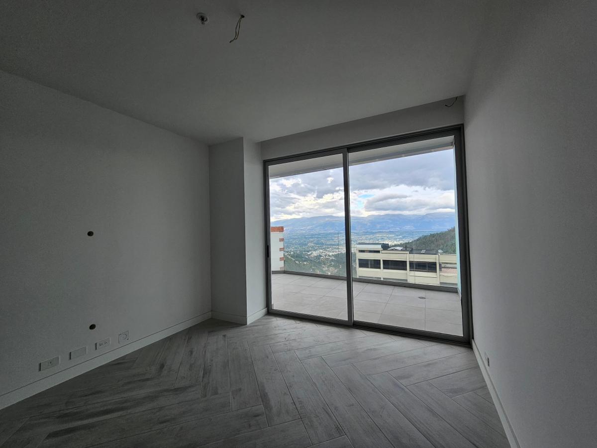 Departamento de Lujo en Venta, Sector Gonzalez Suarez — imagen 9