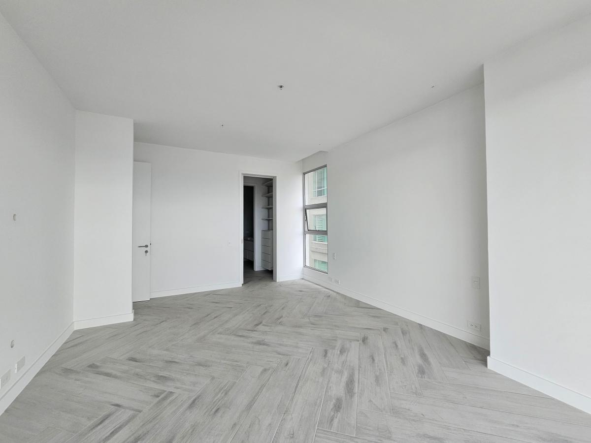 Departamento de Lujo en Venta, Sector Gonzalez Suarez — imagen 7