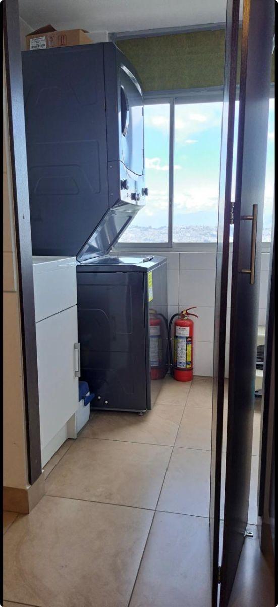Vendo de Lujo, Hermosa Vista a La Ciudad Departamento Sector El Bosque, 3 Dorm. — imagen 7