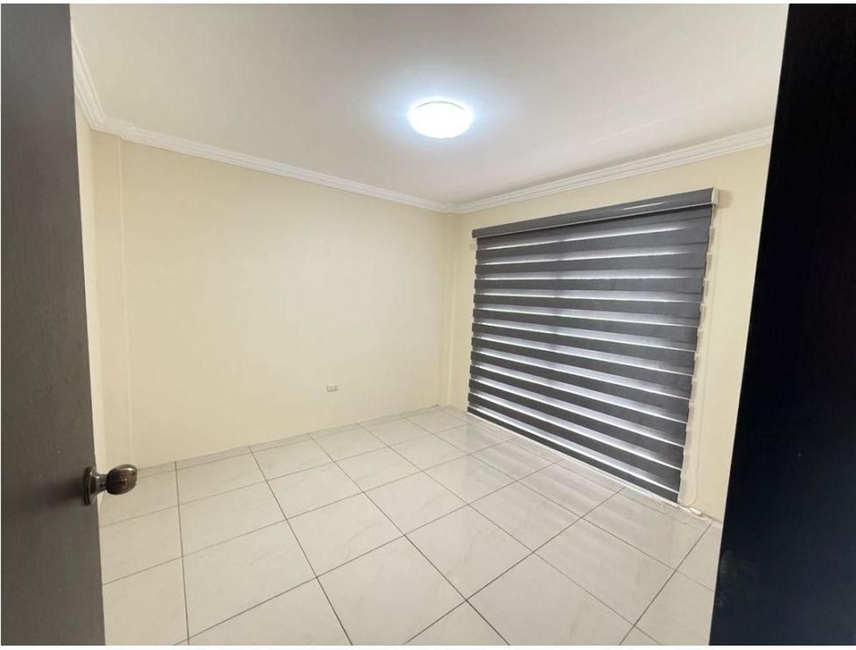 Venta de Casa con Jacuzzi en La Urb La Joya Etapa Gema Vía Aurora, Guayas — imagen 5