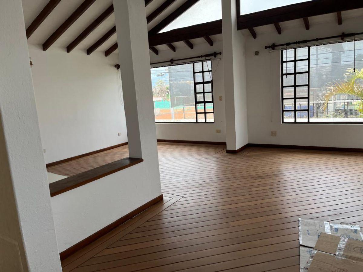 Vendo Remodelado Departamento en Ibarra en La Zona del Tenis Country, Imbabura — imagen 8
