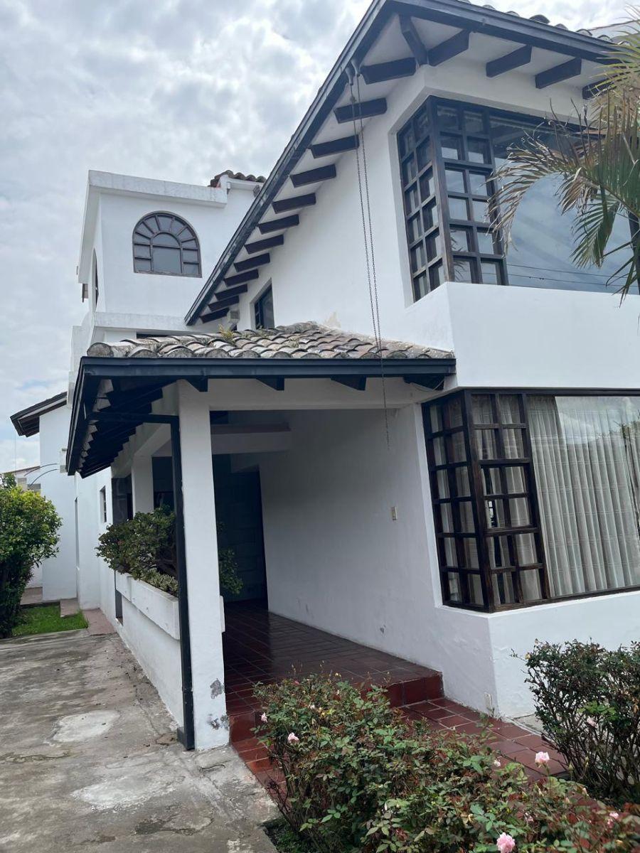 Vendo Remodelado Departamento en Ibarra en La Zona del Tenis Country, Imbabura — imagen 5