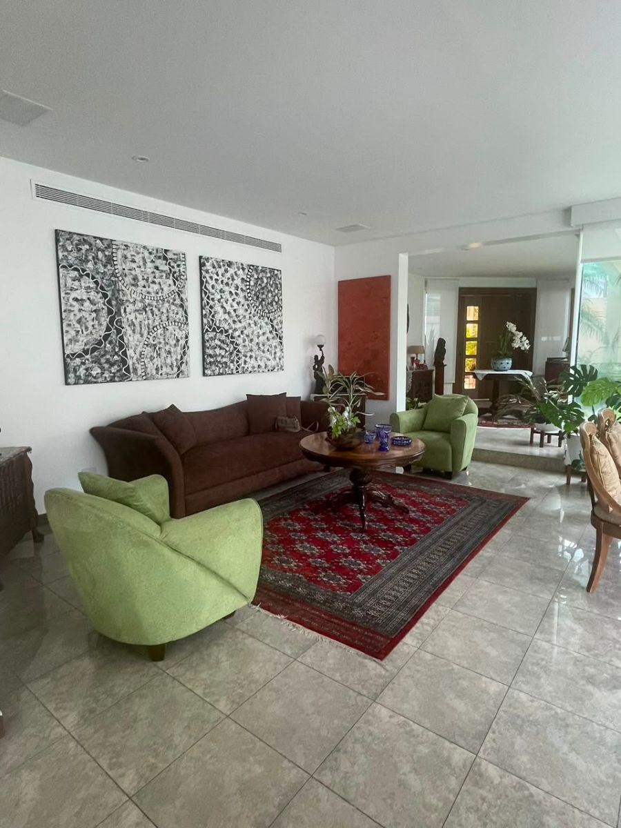 Amplia Casa de 4 Dorm., en Venta en Los Ceibos, Guayas — imagen 8