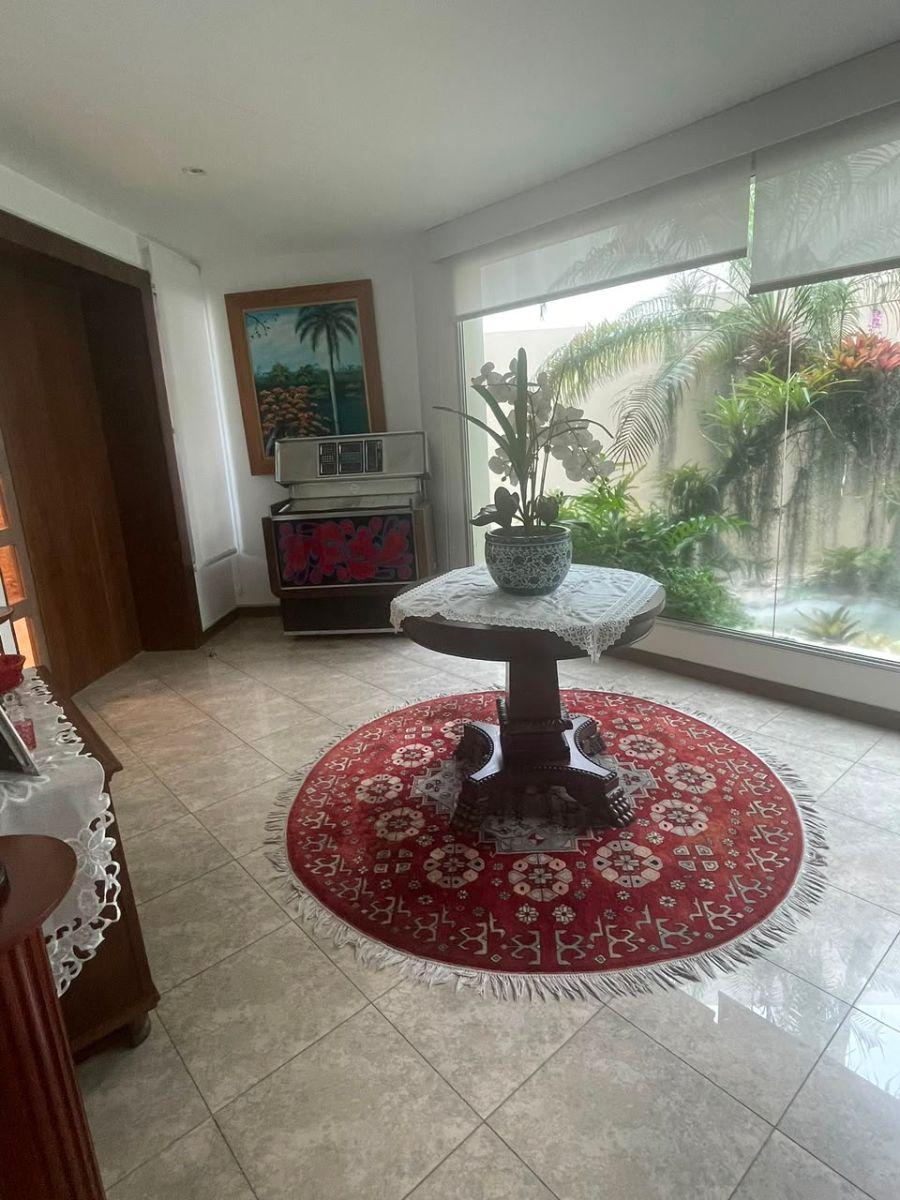 Amplia Casa de 4 Dorm., en Venta en Los Ceibos, Guayas — imagen 4