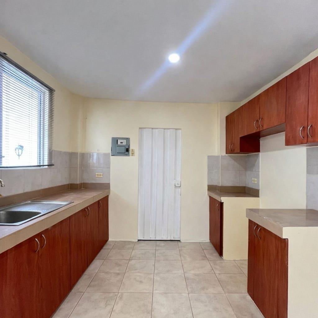 En Venta Casa Urbanización Compostela (Jkcal), Guayas — imagen 7