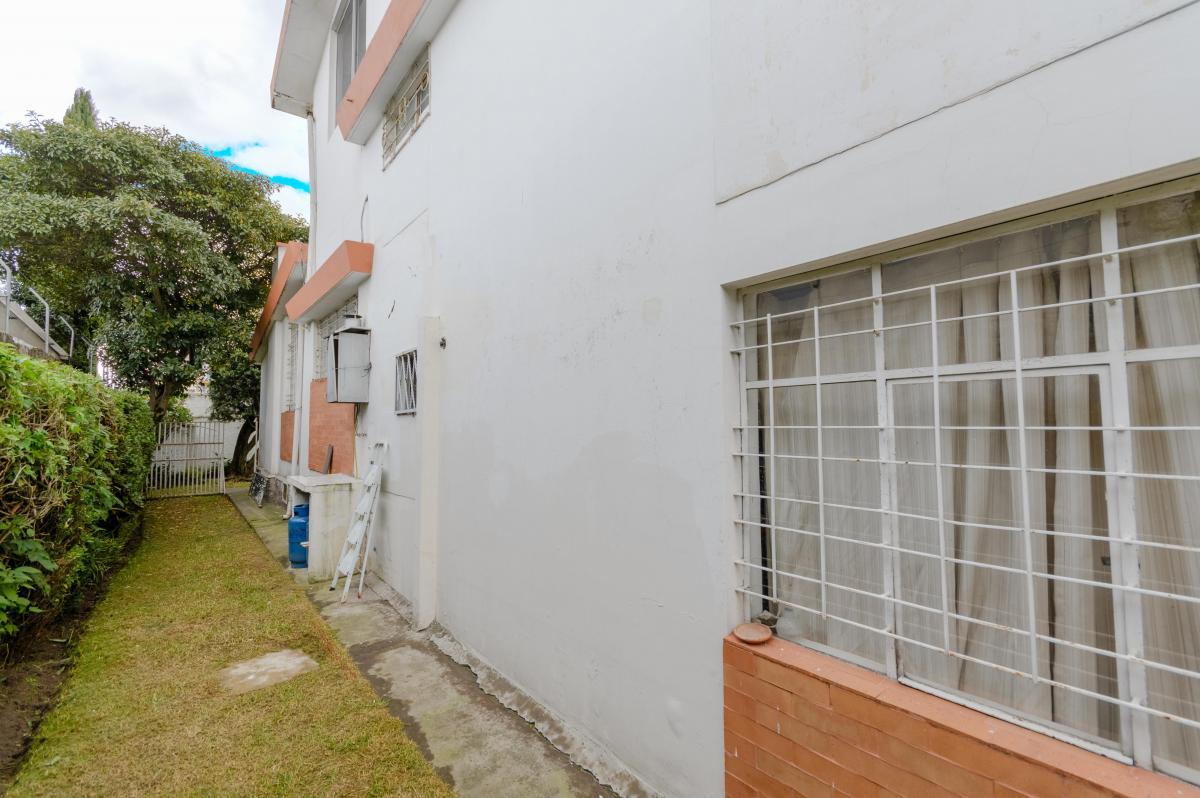 Casa Amplia Ubicada en Zona Residencial/comercial — imagen 8