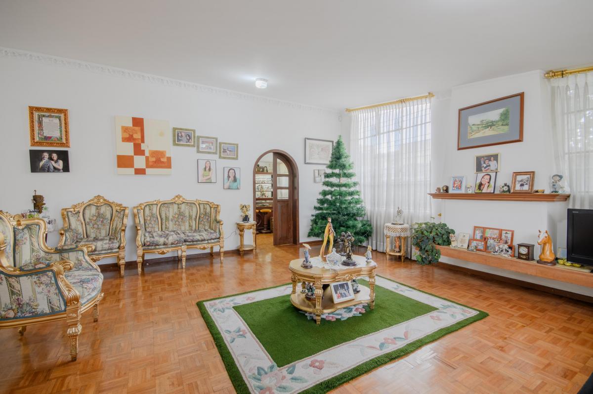 Casa Amplia Ubicada en Zona Residencial/comercial — imagen 3