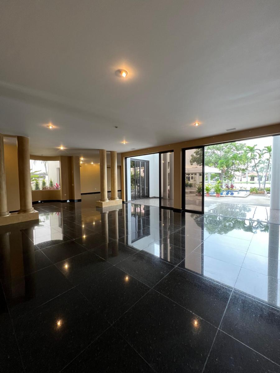 Samborondon Km 2 Mansión con Ascensor Linda Vista Al Lago!, Guayas — imagen 8