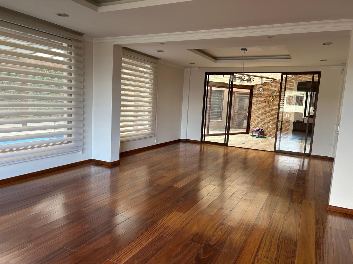 Vendo Hermosa Casa Moderna con Piscina / Urbanizacion Pinar Bajo — imagen 9