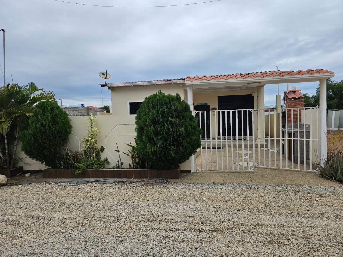 Vendo Casa de Una Planta con Piscina - L. Arias, Guayas — imagen 9