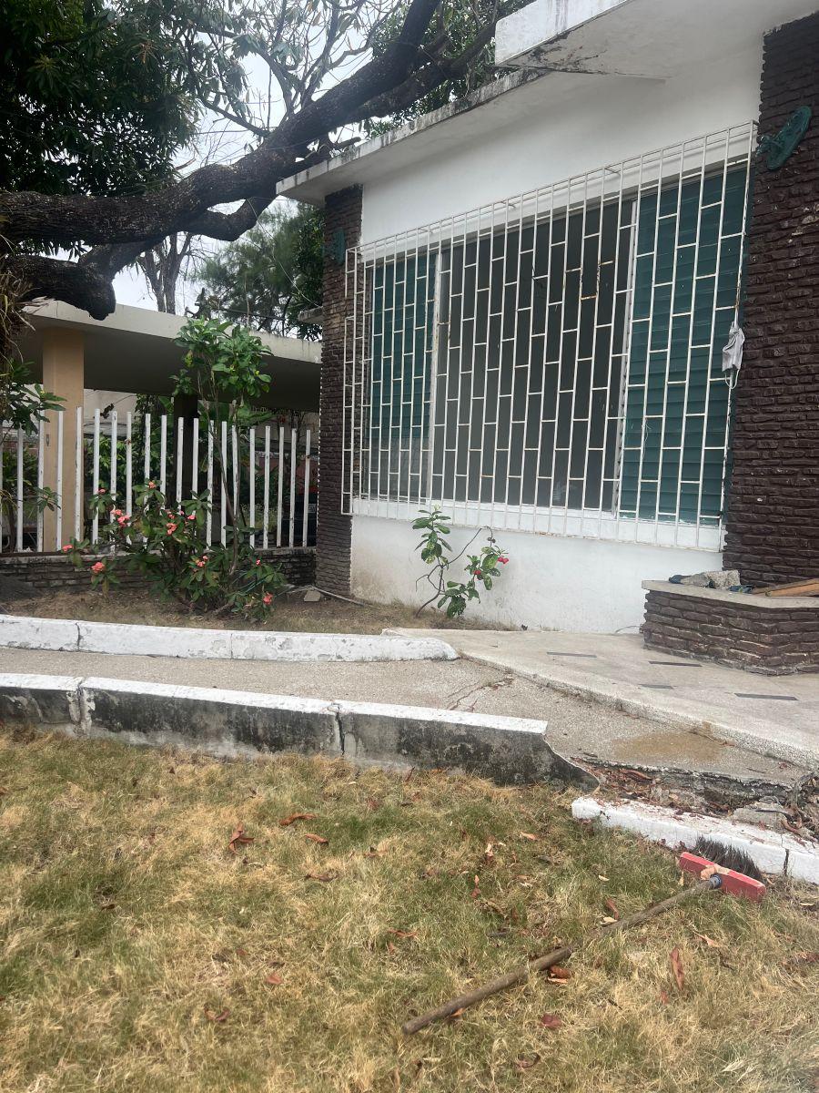 Venta en Urdesa, Calle Cedros, Terreno 1.580 m², Construcción 420 m², Casa P. Baja, Guayas — imagen 7