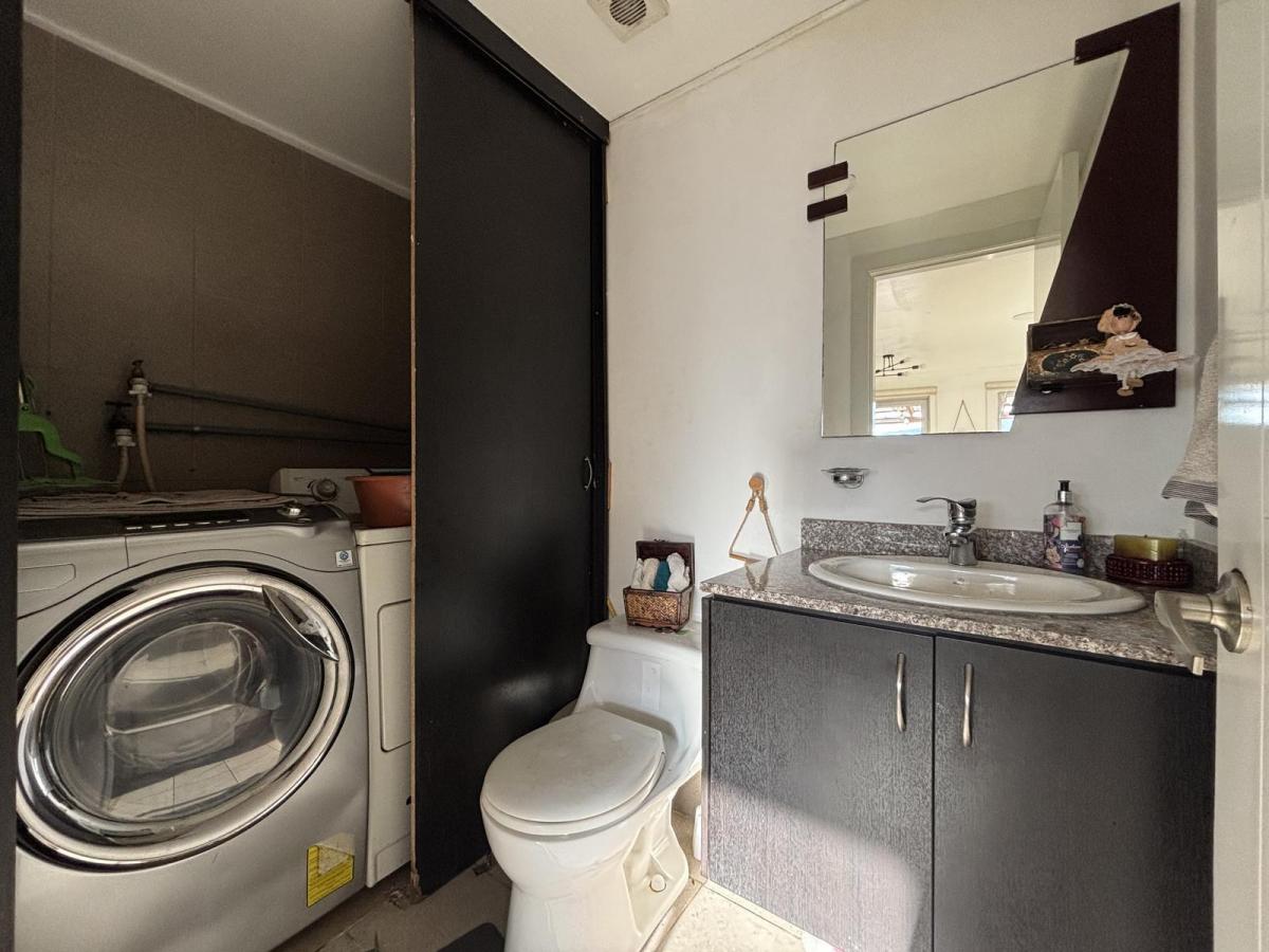 Vendo Departamento Dúplex con Patio Monteserrin — imagen 8