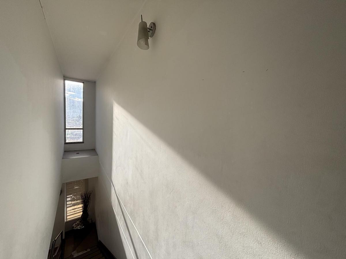 Vendo Departamento Dúplex con Patio Monteserrin — imagen 4