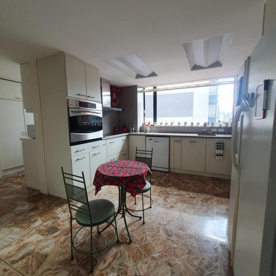 Departamento de Venta en El Corazón de La Gonzalez Suarez Quito — imagen 6