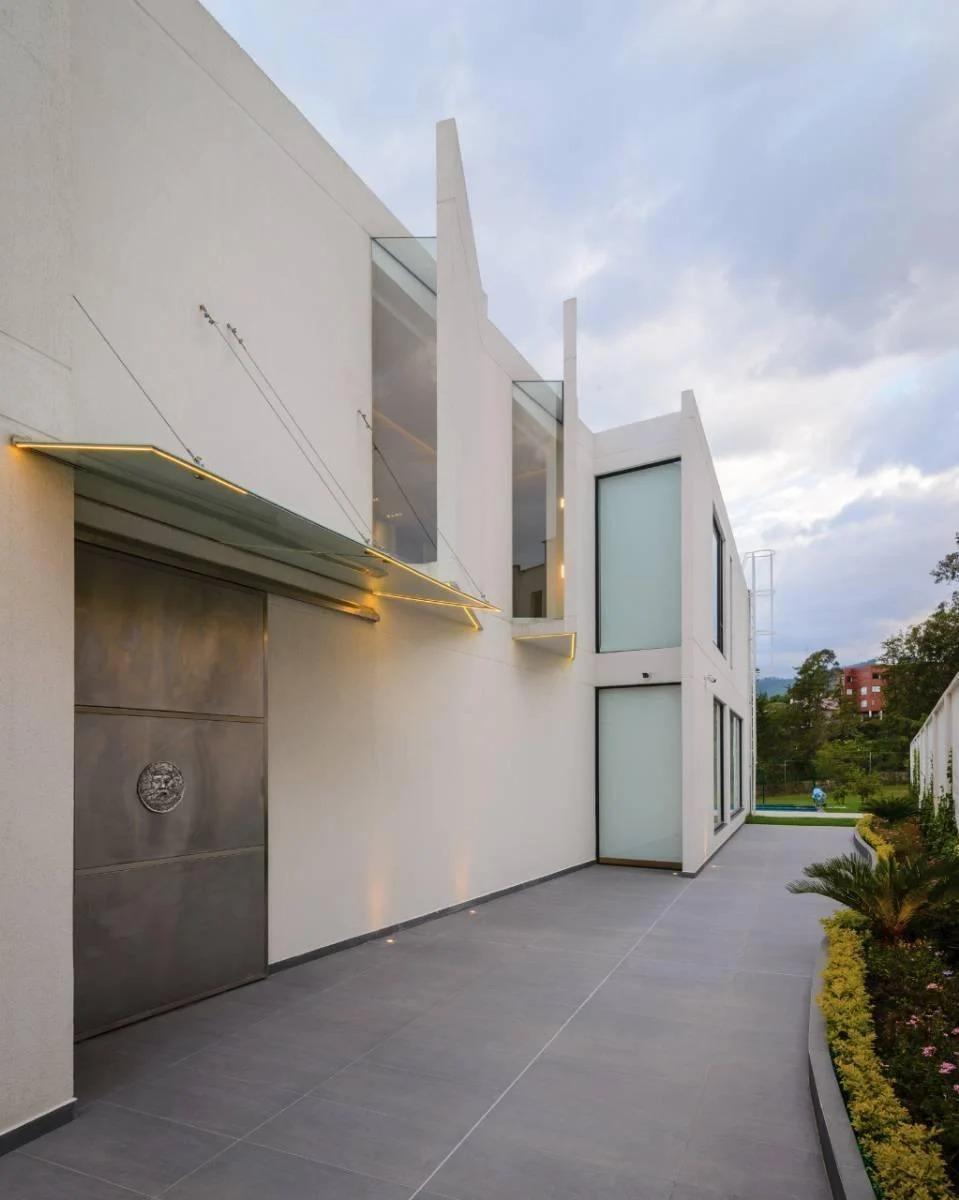 Casa de Lujo Minimalista en El Rancho San Francisco — imagen 9