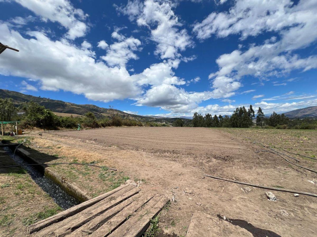 Vendo Hermoso Terreno Esquinero en Tababela 2 Frentes a Vías Principales 2 Hectáreas — imagen 4