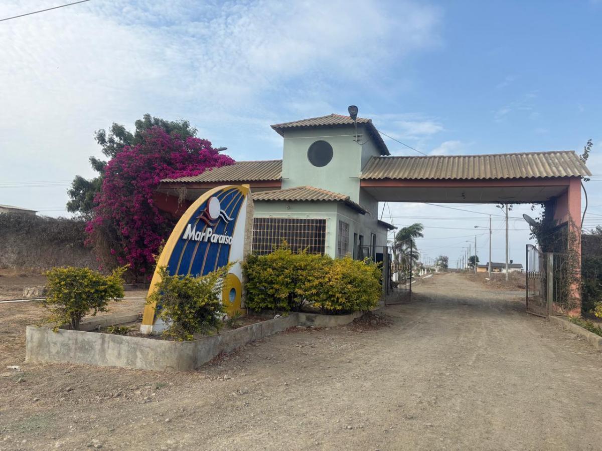 Terreno de 300 m² en Venta en Centro de Playas, Urbanización Marparaiso, Guayas — imagen 8