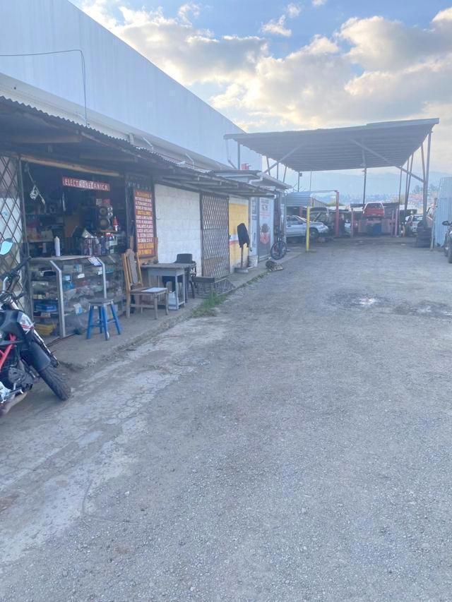 Terreno Comercial en Venta 943 m² Av Hurtado de Mendoza Sector Graiman - Cuenca, Azuay — imagen 6