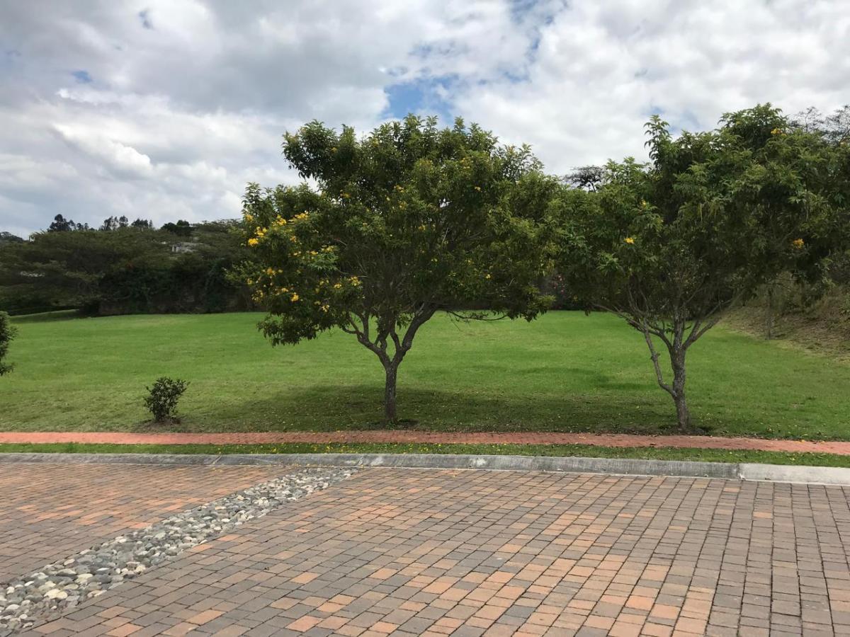Terreno de Venta Cumbaya en Exclusivo Conjunto — imagen 3