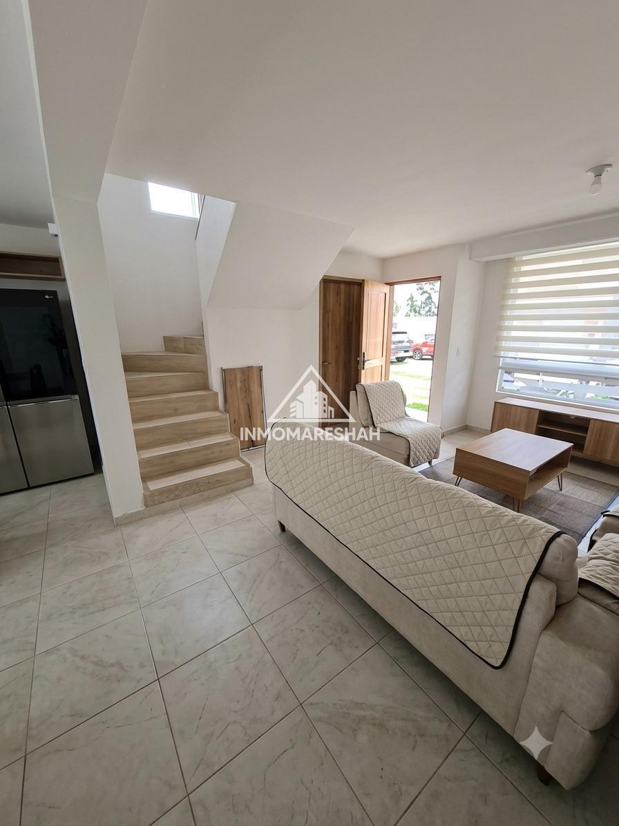 Casa en Venta en Conjunto Exclusivo con Piscina en Pomasqui — imagen 7