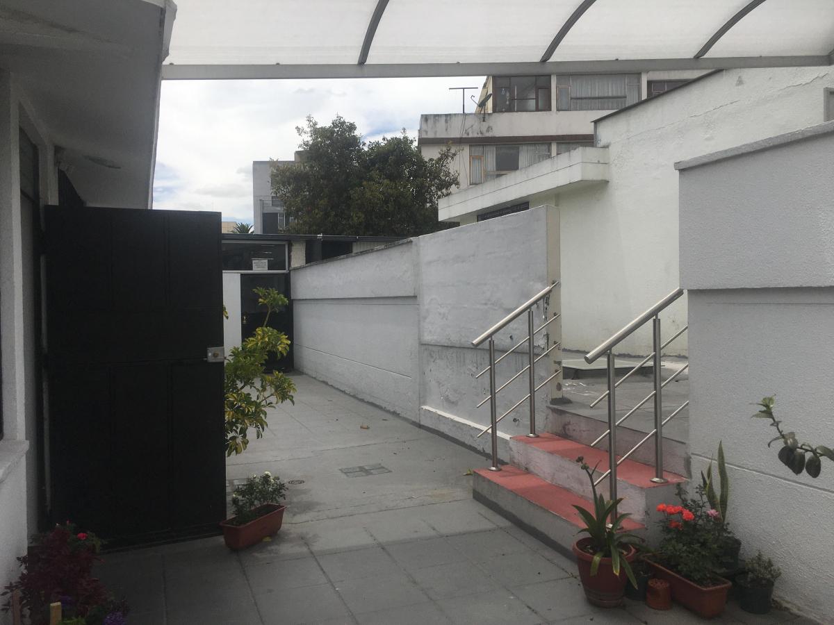 Terreno 1325 m² Sobre Av de Los Shyris, Inversión — imagen 7