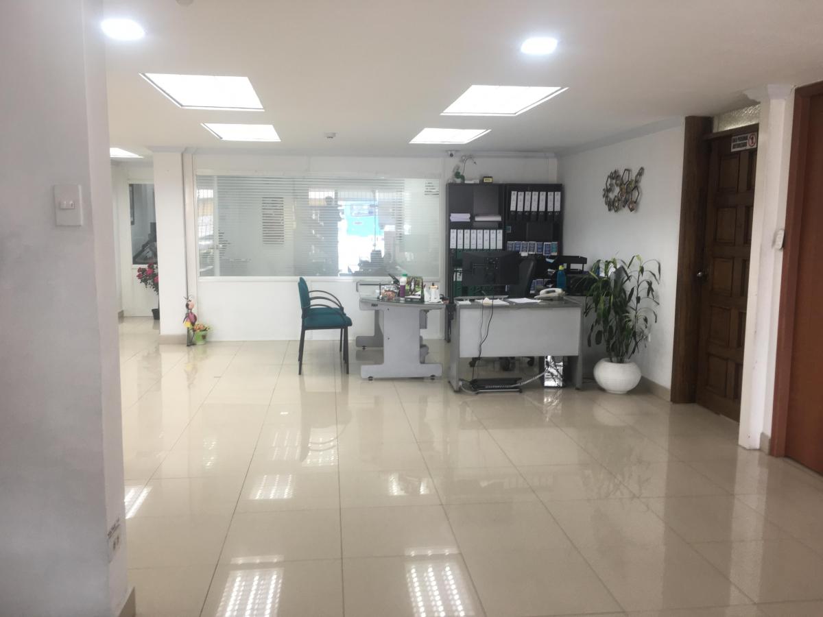 Terreno 1325 m² Sobre Av de Los Shyris, Inversión — imagen 4