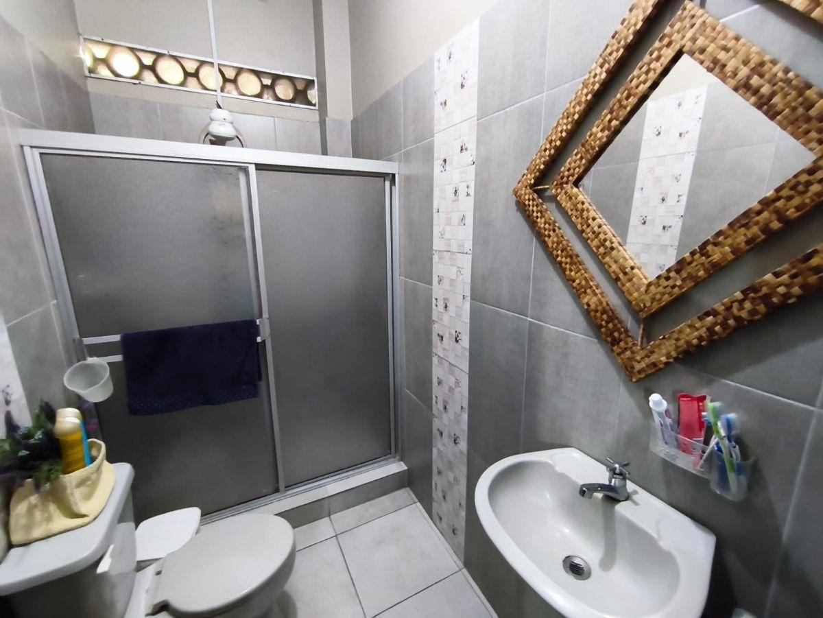 Venta de Casa Rentera, sur, Coop, Claveles 1 - A. Maidana, Guayas — imagen 3