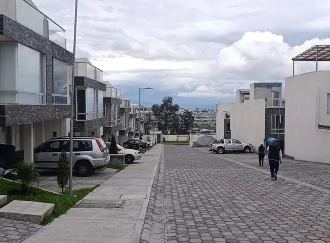 Casa en Venta en Llano Chico — imagen 10