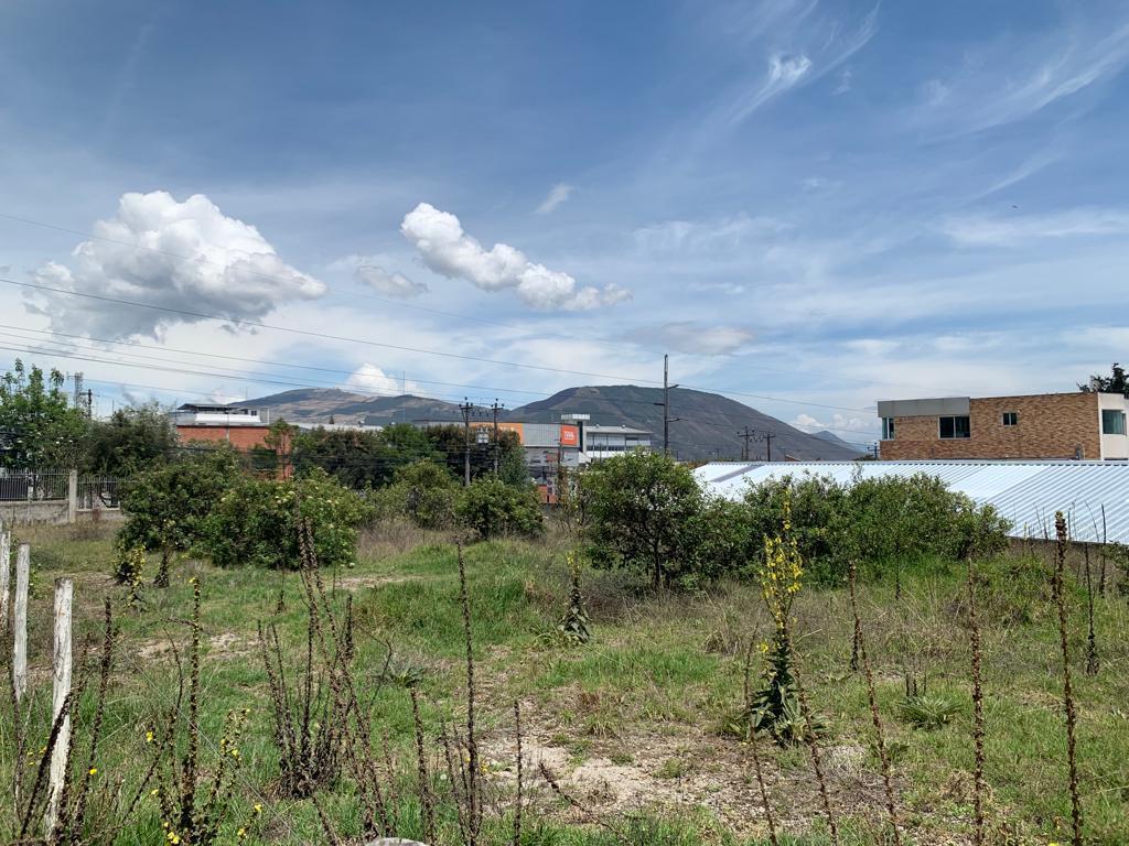 Terreno Comercial Esquinero de Venta Sector Eloy Alfaro — imagen 5