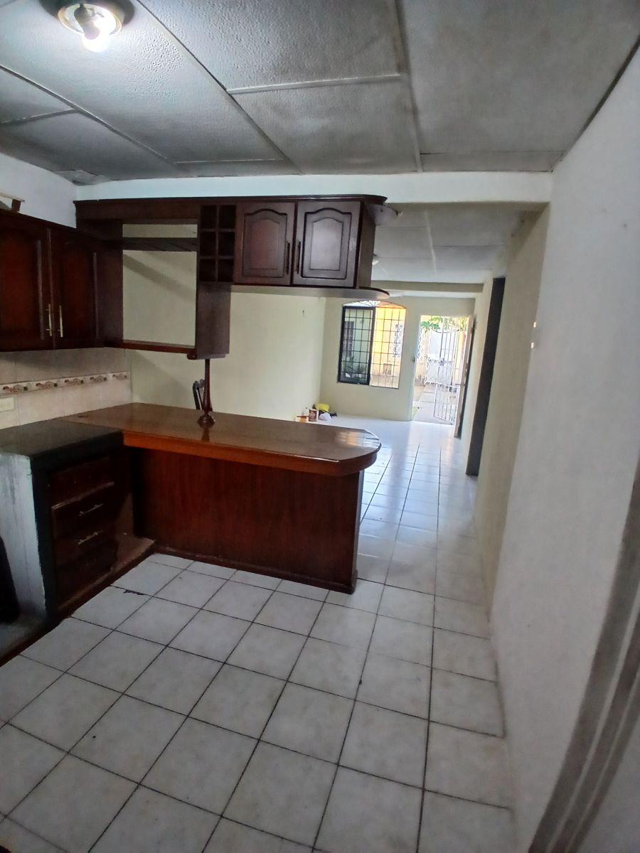 Hermosa Casa de Una Planta en Huancavilca Norte en Urbanización Cerrada, Guayas — imagen 4