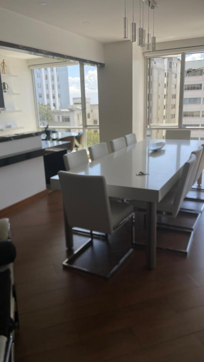 Hermoso Departamento Amoblado Sobre del González Suarez — imagen 10