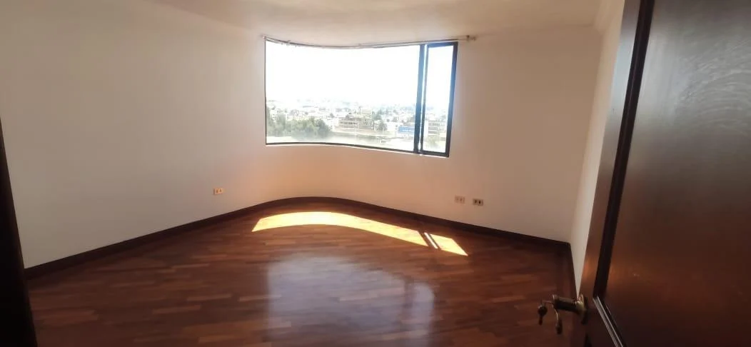 Departamento Venta Antiguo Quito Tenis Amplio — imagen 10