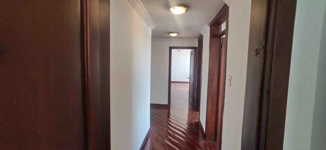 Departamento Venta Antiguo Quito Tenis Amplio — imagen 8
