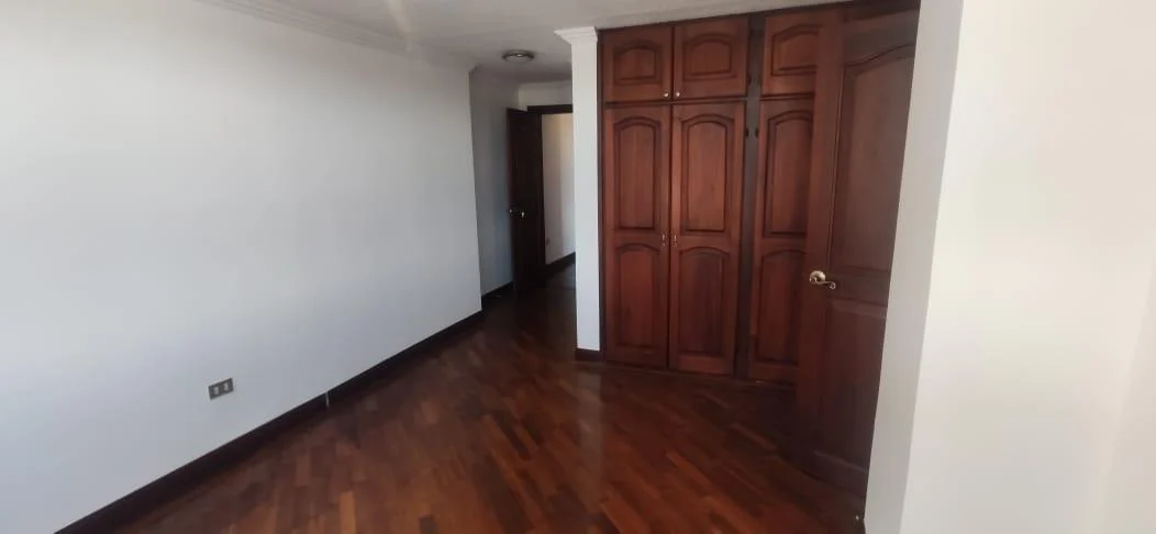 Departamento Venta Antiguo Quito Tenis Amplio — imagen 7
