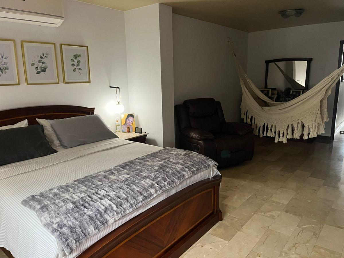 Espectacular Departamento Amoblado en Lomas de Urdesa, Guayas — imagen 8