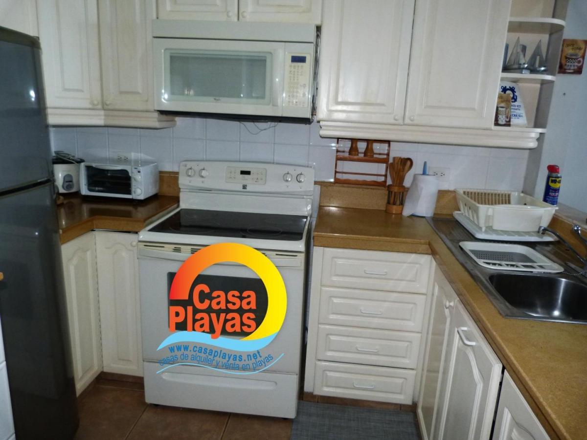 Departamento Frente Al Mar de Venta en Playas, Carabelas de Colon 2 Dorm., Guayas — imagen 5
