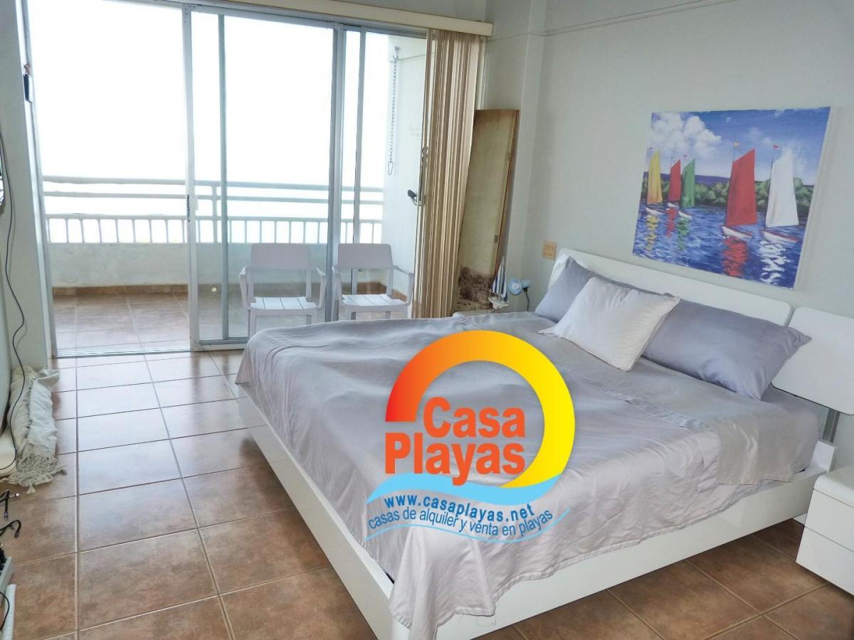 Departamento Frente Al Mar de Venta en Playas, Carabelas de Colon 2 Dorm., Guayas — imagen 3