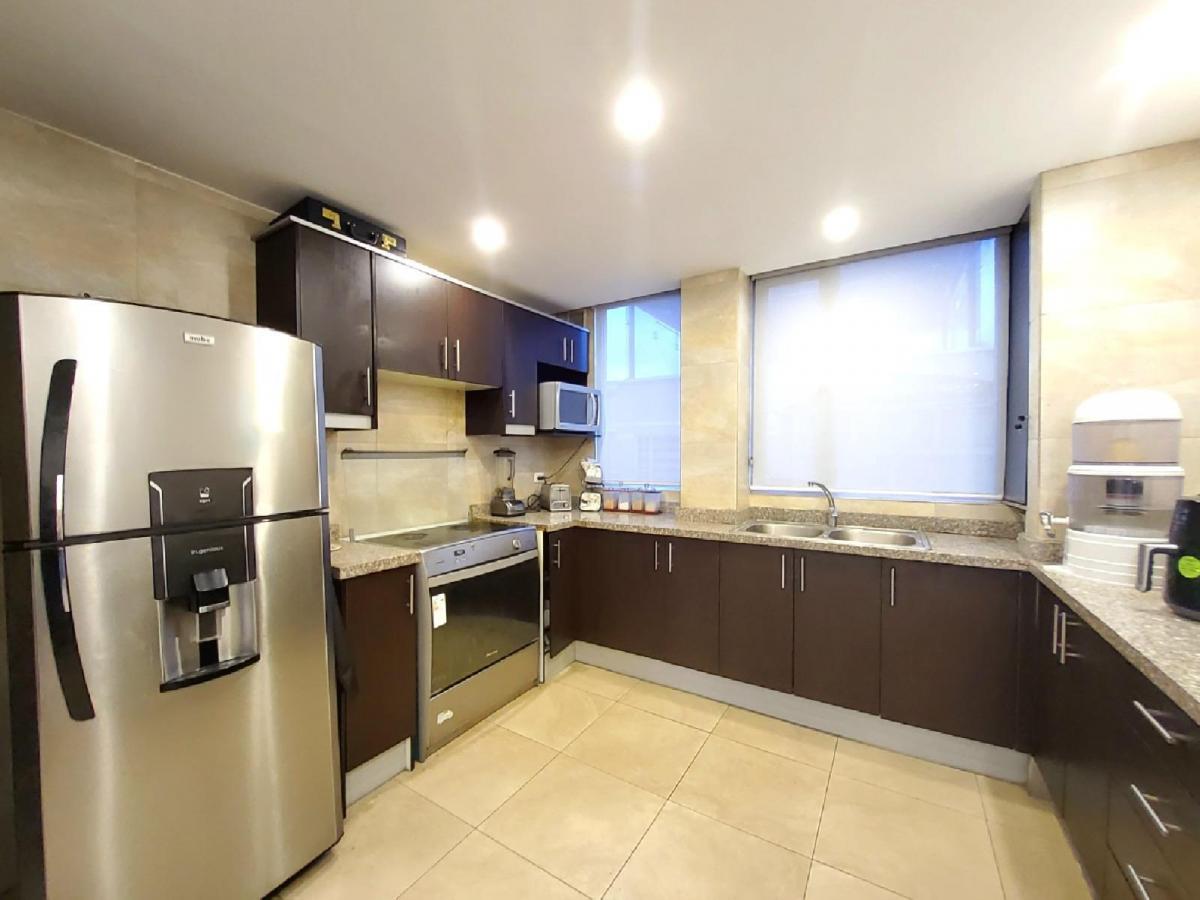 Re/max Futuro Vende Departamto 3 Dorm. Sector Solca — imagen 8